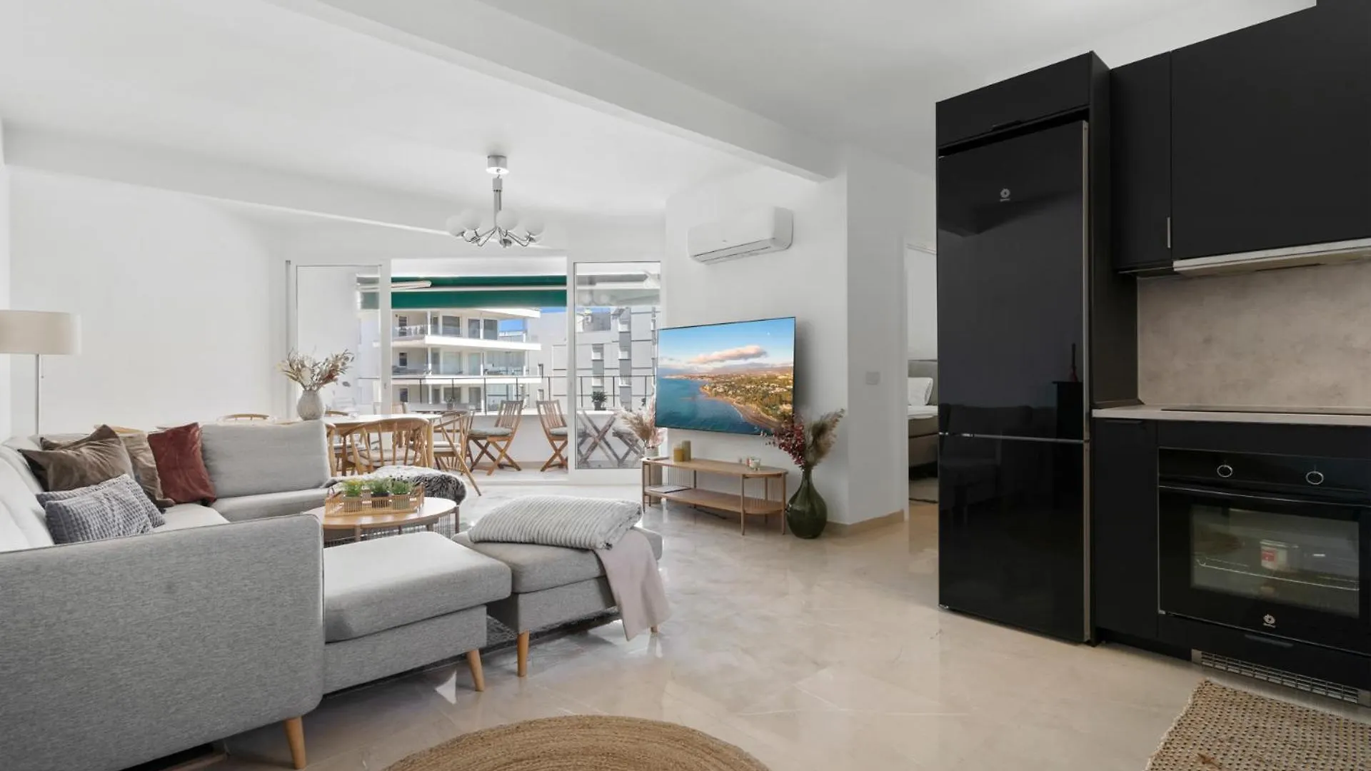 Colina Blanca Family Apartment With Pool By Costarentals - Ref 23 Fuengirola Spain