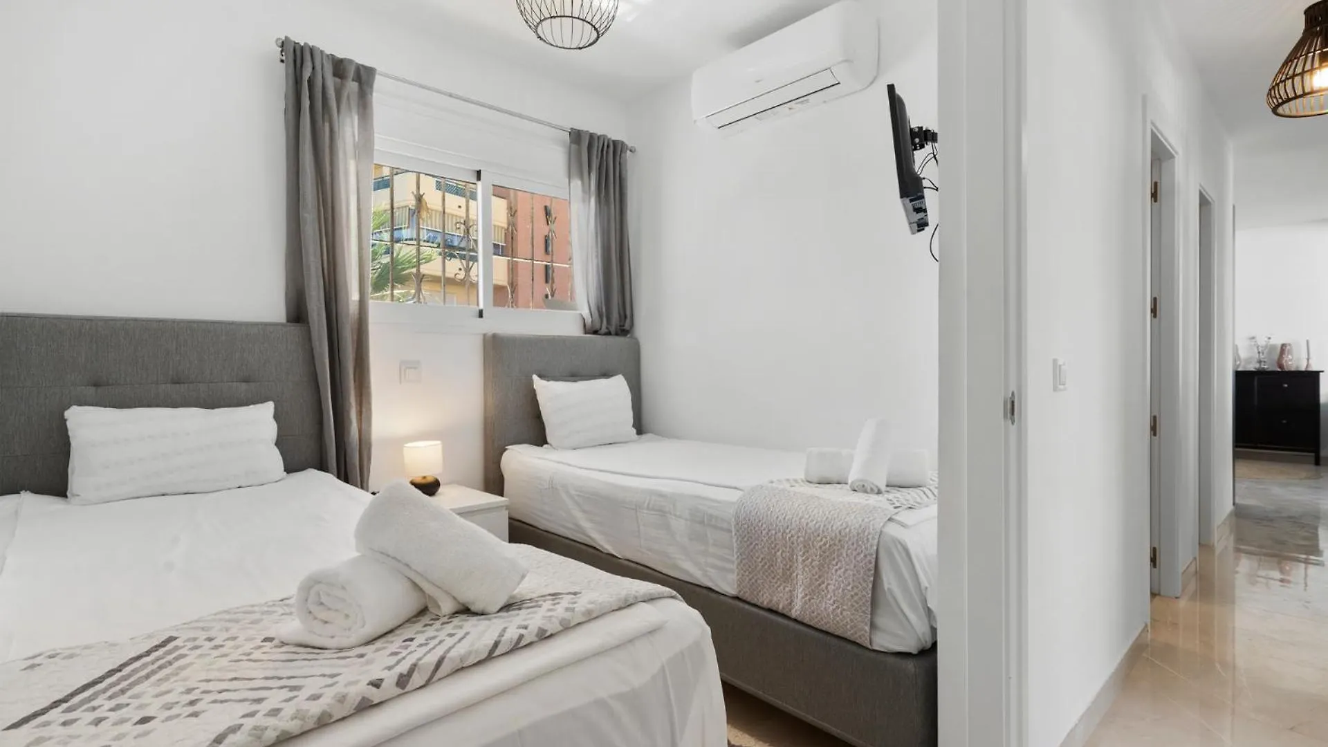 Colina Blanca Family Apartment With Pool By Costarentals - Ref 23 フエンヒロラ